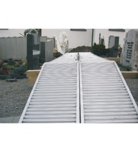 ÜBERFAHRSCHIENE aus Aluminium ohne Rand (550 mm breit) ÜBERFAHRSCHIENE aus Aluminium ohne Rand (550 mm breit)